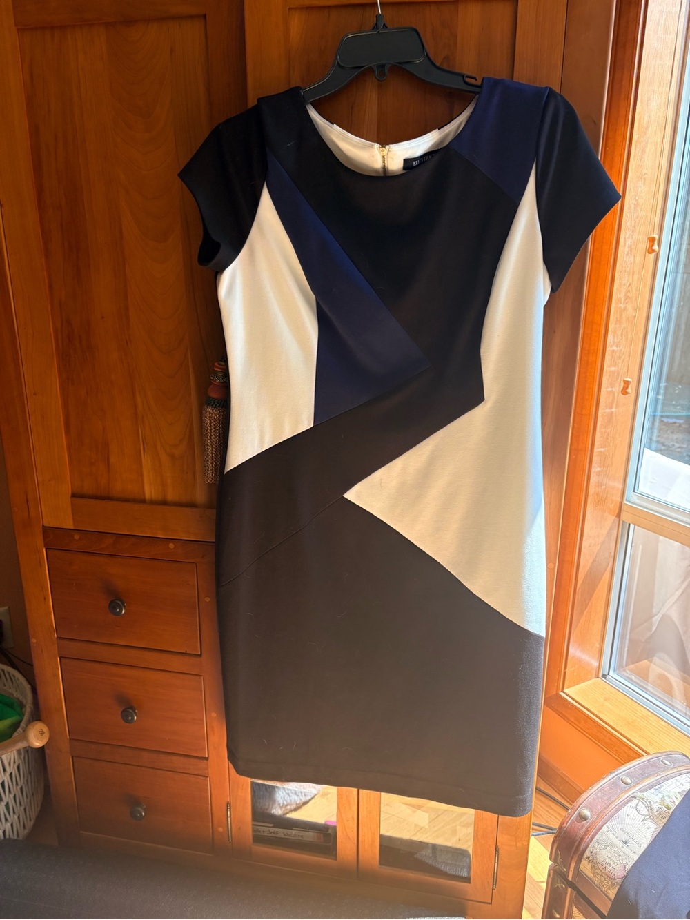 Ellen Tracy Colorblock Sheath Dress in Navy, Black & Cream